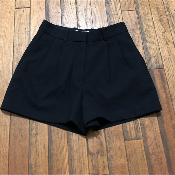 Babaton Pants - Babaton pleated 3” short